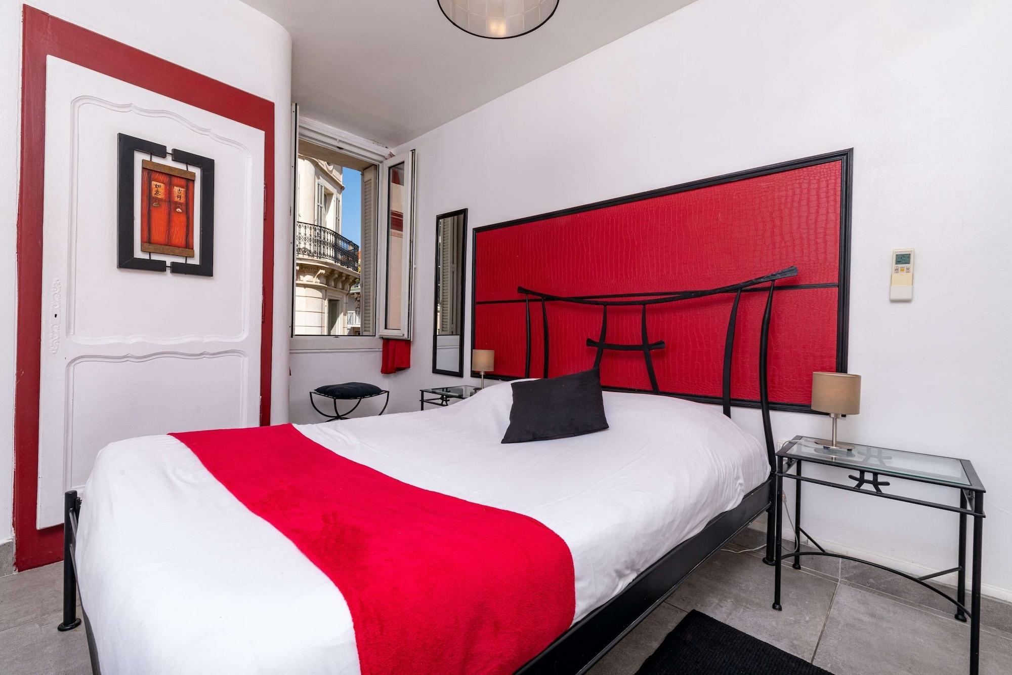Celenya Hôtel Toulon Bagian luar foto