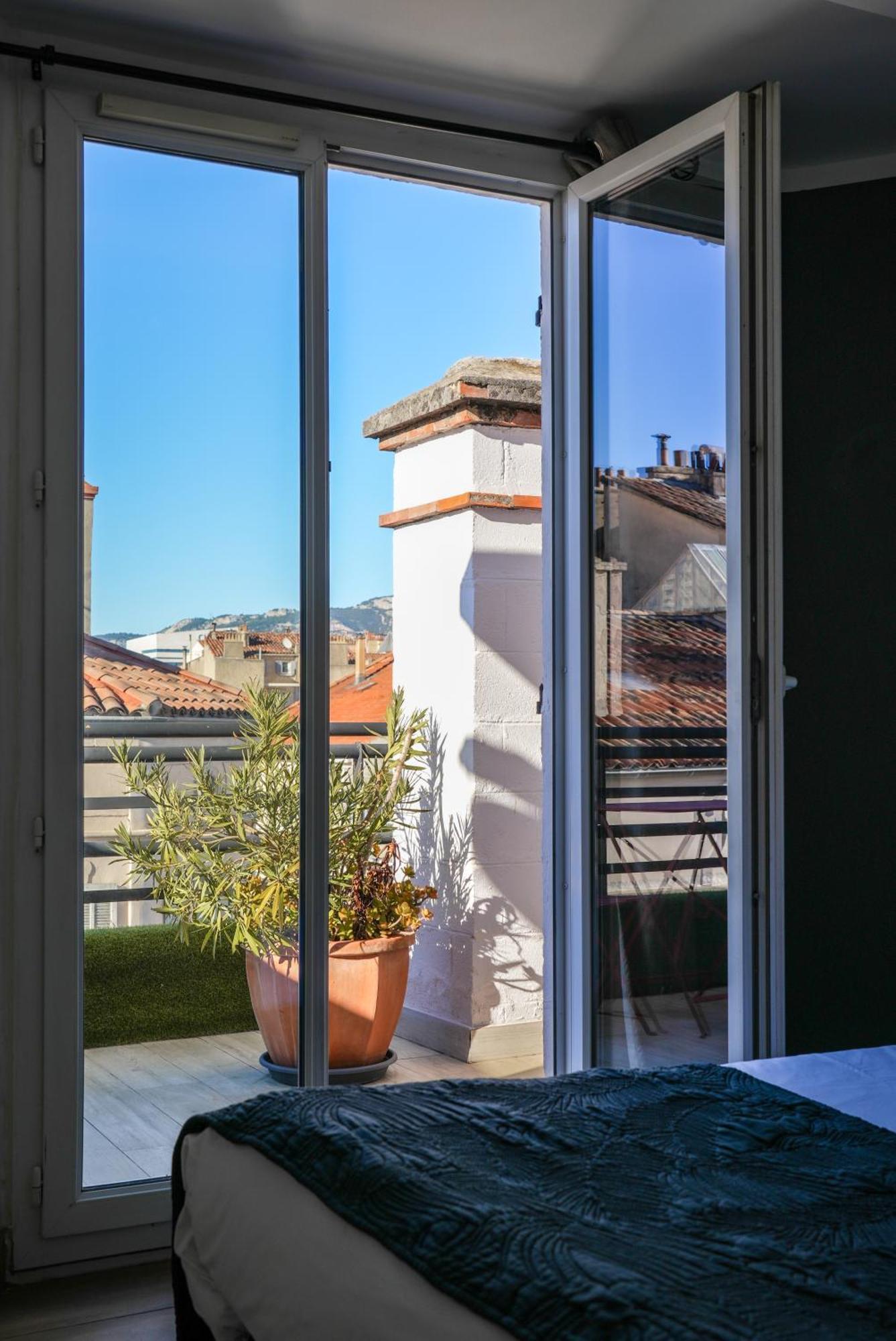 Celenya Hôtel Toulon Bagian luar foto