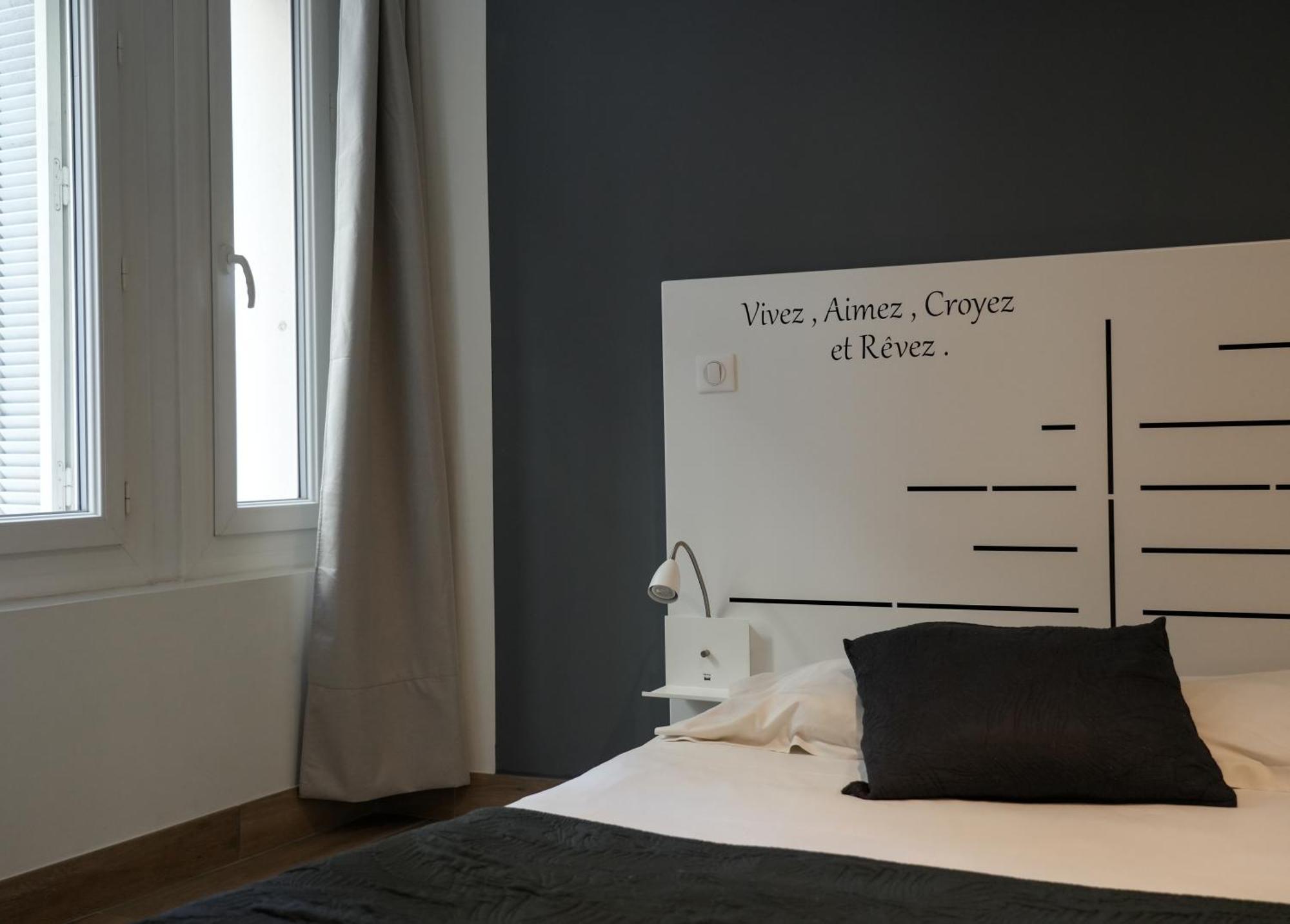 Celenya Hôtel Toulon Bagian luar foto