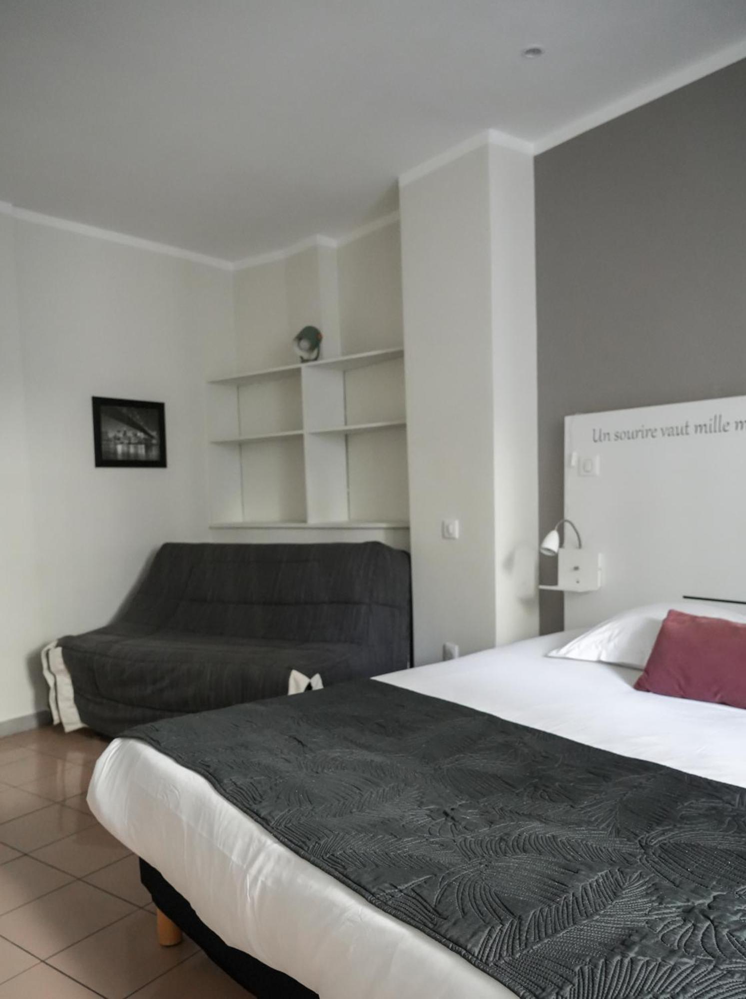Celenya Hôtel Toulon Bagian luar foto